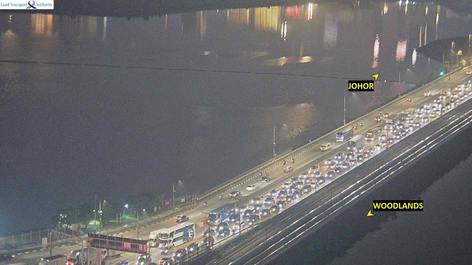 Woodlands Causeway, towards Johor