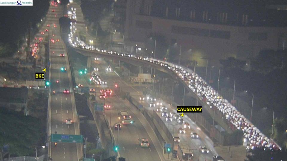 Woodlands Checkpoint, towards BKE