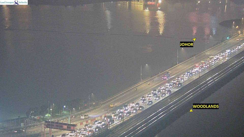 Woodlands Causeway, towards Johor